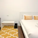 Milano Navigli Retreat